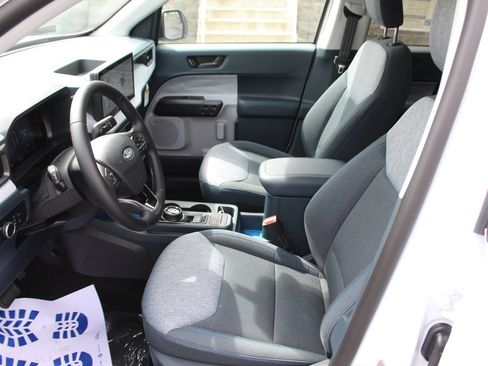 New 2025 Ford Maverick XLT w/ XLT Luxury Package FWD image 19