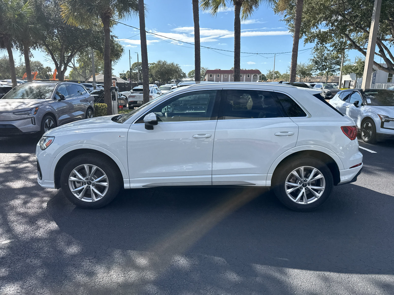 Used 2025 Audi Q3 2.0T Premium AWD/4WD image 4