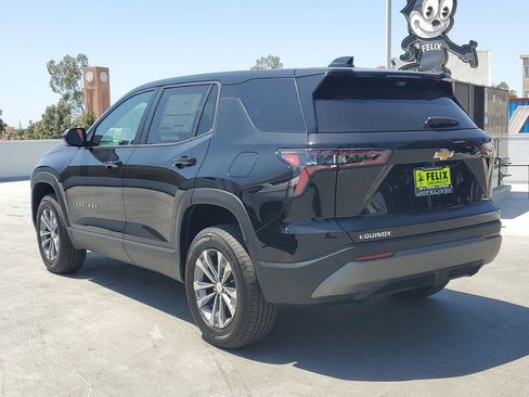 New 2026 Chevrolet Equinox LT w/ Convenience Package II FWD image 5