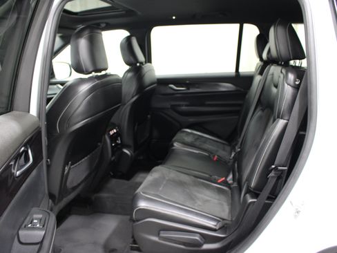 Used 2023 Jeep Grand Cherokee L Laredo AWD/4WD image 19