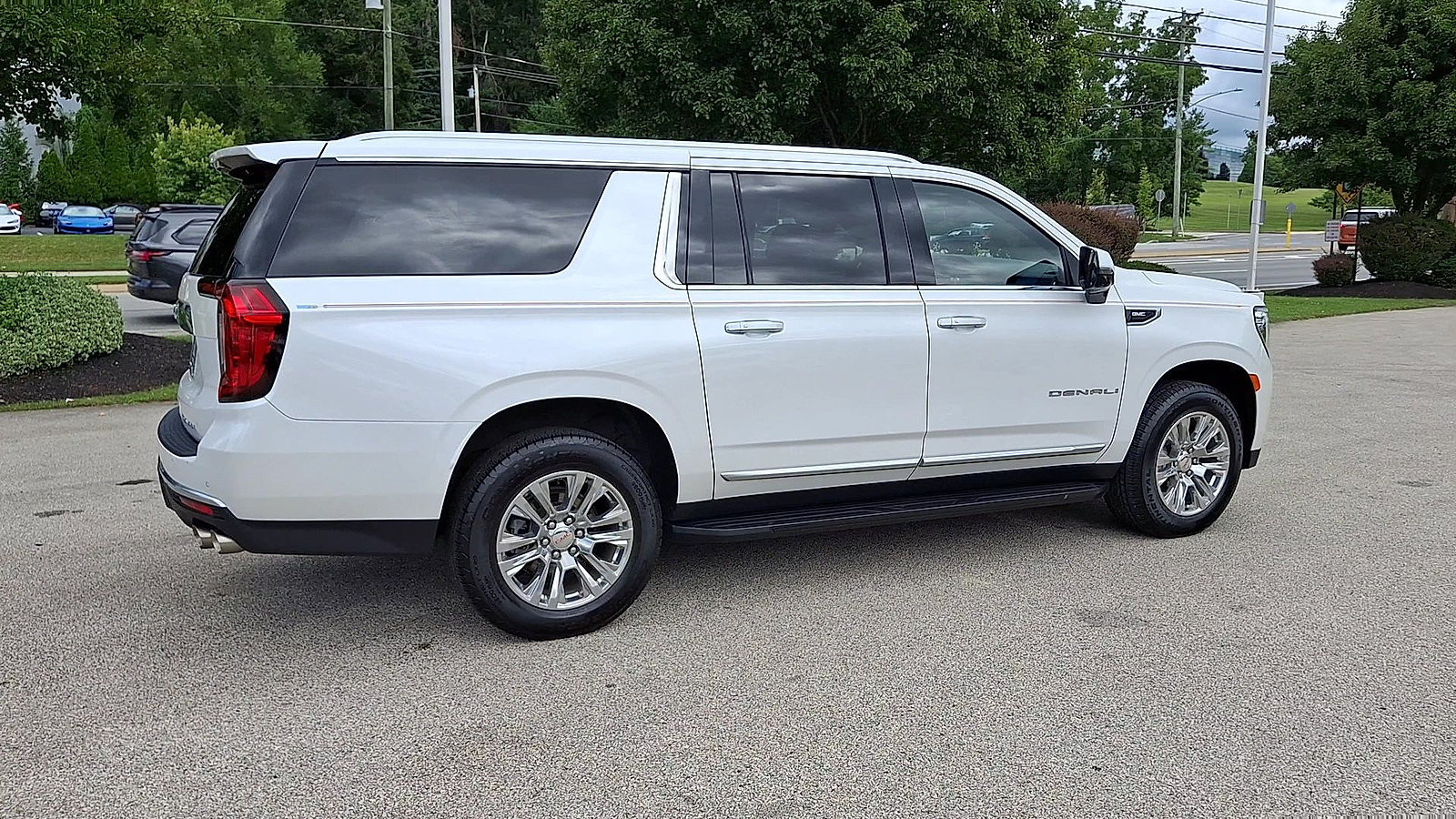 Used 2024 GMC Yukon XL Denali w/ Max Trailering Package AWD/4WD image 9
