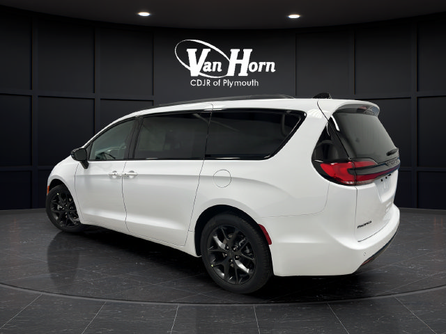 New 2027 Chrysler Pacifica Select FWD image 5