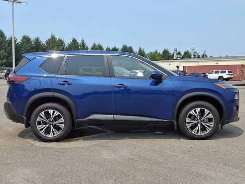 Used 2023 Nissan Rogue SV AWD/4WD image 7