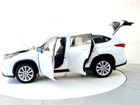 Used 2022 Toyota Highlander Limited image 10