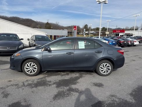 Used 2017 Toyota Corolla LE image 5