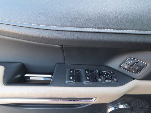 Used 2024 Ford Expedition Max XLT image 13