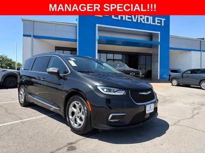 Used 2023 Chrysler Pacifica Limited