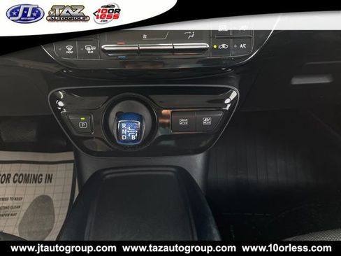 Used 2019 Toyota Prius L Eco FWD image 12