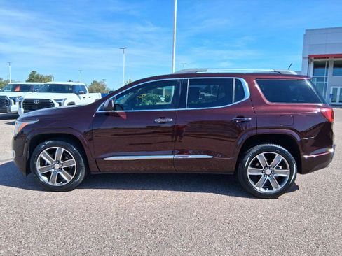 Used 2017 GMC Acadia Denali w/ Technology Package FWD image 2