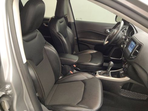 Used 2020 Jeep Compass Latitude FWD image 21