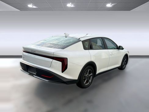 Used 2025 Kia K4 FWD image 9