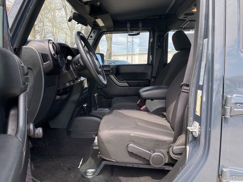 Used 2017 Jeep Wrangler Unlimited Sport w/ Connectivity Group image 12