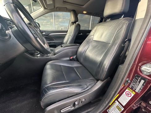 Used 2015 Toyota Highlander XLE image 10