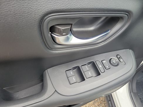 Certified 2025 Honda HR-V LX image 20