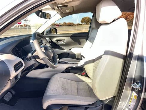 Certified 2025 Honda HR-V LX image 11