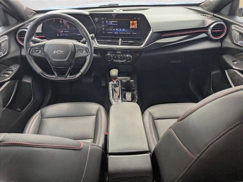 Used 2024 Chevrolet Trax RS w/ Sunroof Package FWD image 16
