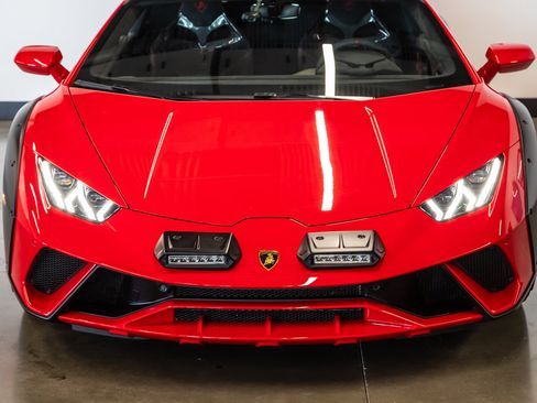 Used 2024 Lamborghini Huracan Sterrato AWD/4WD image 4