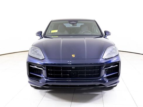 Certified 2026 Porsche Cayenne GTS w/ Technology Package AWD/4WD image 36