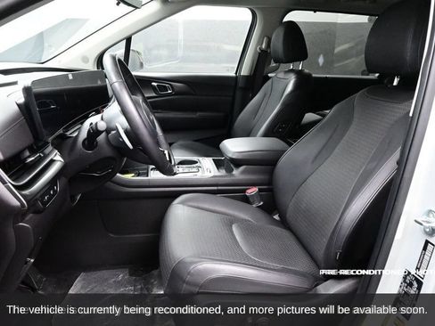 Used 2025 Kia Carnival SX Prestige FWD image 11