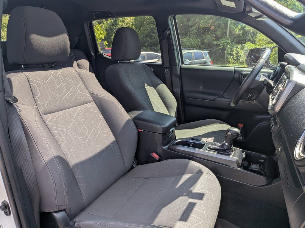 Used 2016 Toyota Tacoma TRD Sport w/ Premium & Technology Package RWD image 27