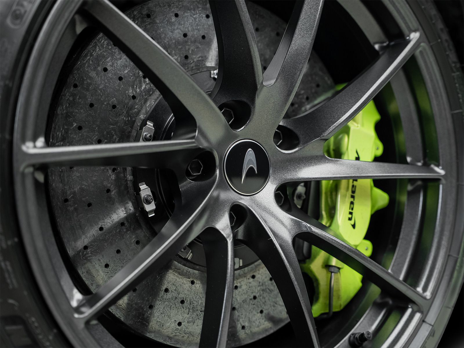 Used 2021 McLaren 720S Performance RWD image 25