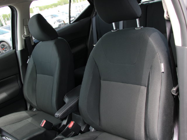 Used 2025 Nissan Kicks Play S FWD image 5