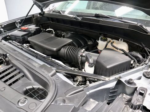 Used 2025 Chevrolet Silverado 1500 LT AWD/4WD image 19