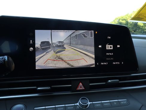 Used 2024 Hyundai Elantra SEL FWD image 12