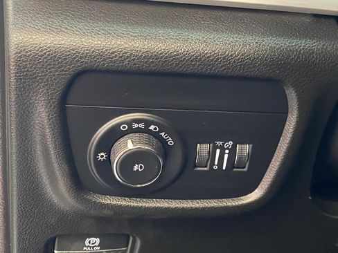 Used 2023 Jeep Grand Cherokee L Limited AWD/4WD image 23