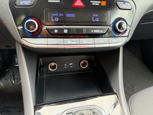 Used 2019 Hyundai Ioniq Blue FWD image 36