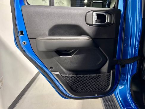 Used 2024 Jeep Wrangler Unlimited Sahara w/ Technology Group image 27