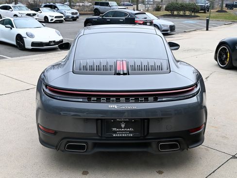 Used 2025 Porsche 911 Carrera image 6