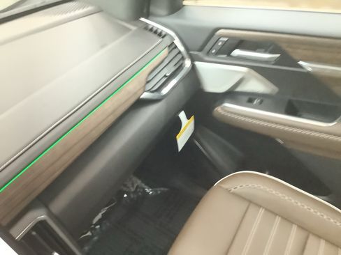 New 2026 GMC Acadia Denali Ultimate AWD/4WD image 21