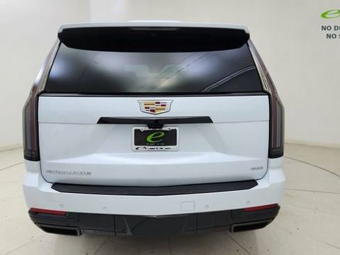 Used 2026 Cadillac Escalade Platinum Sport AWD/4WD image 5