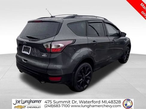 Used 2017 Ford Escape SE w/ SE Sport Appearance Package AWD/4WD image 9