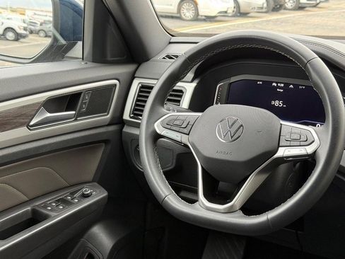 Used 2023 Volkswagen Atlas Cross Sport SE image 13