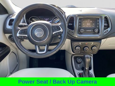 Certified 2018 Jeep Compass Latitude image 11