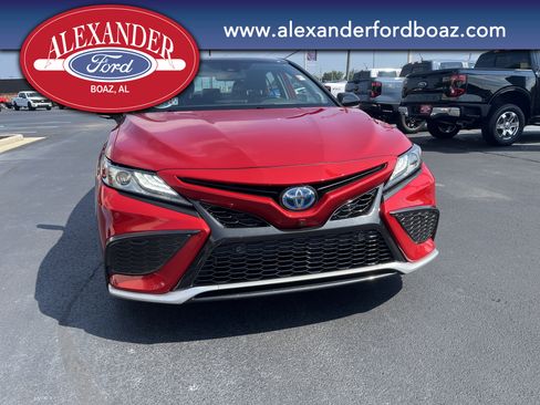 Used 2021 Toyota Camry XSE image 5
