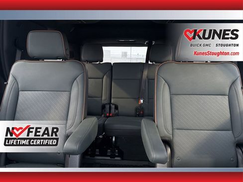 Used 2025 GMC Yukon AT4 image 34