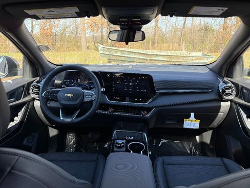 New 2026 Chevrolet Equinox LT w/ Convenience Package II image 30