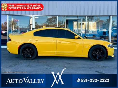 Used 2018 Dodge Charger R/T w/ Navigation & Travel Group image 8