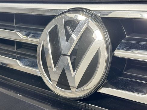 Used 2021 Volkswagen Tiguan SEL AWD/4WD image 31