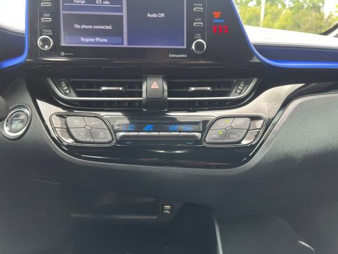 Used 2022 Toyota C-HR XLE FWD image 20