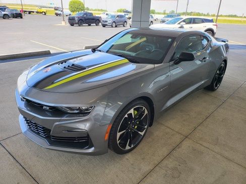 Used 2020 Chevrolet Camaro SS RWD image 13