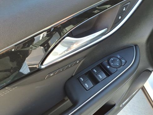 Used 2024 Buick Envision Preferred image 19