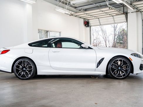 Used 2025 BMW 840i Coupe w/ M Sport Professional Package image 5