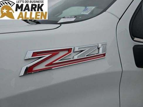 Used 2024 Chevrolet Silverado 1500 LTZ AWD/4WD image 32
