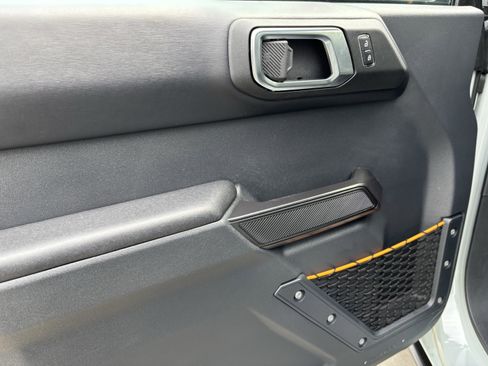 Used 2024 Ford Bronco Badlands image 14