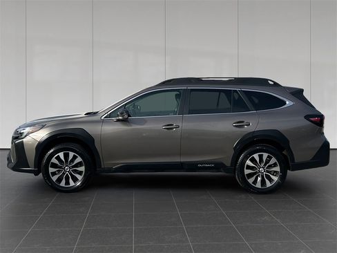 Used 2024 Subaru Outback Limited image 2