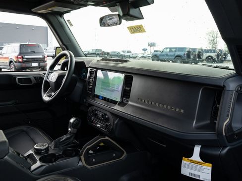 New 2025 Ford Bronco Badlands w/ Sasquatch Package AWD/4WD image 34